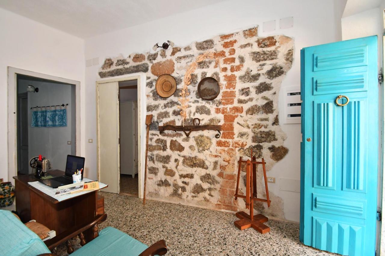 B&B Sa Domo De Sos Massaios Орозеи Екстериор снимка