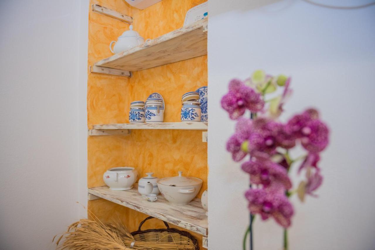 B&B Sa Domo De Sos Massaios Орозеи Екстериор снимка