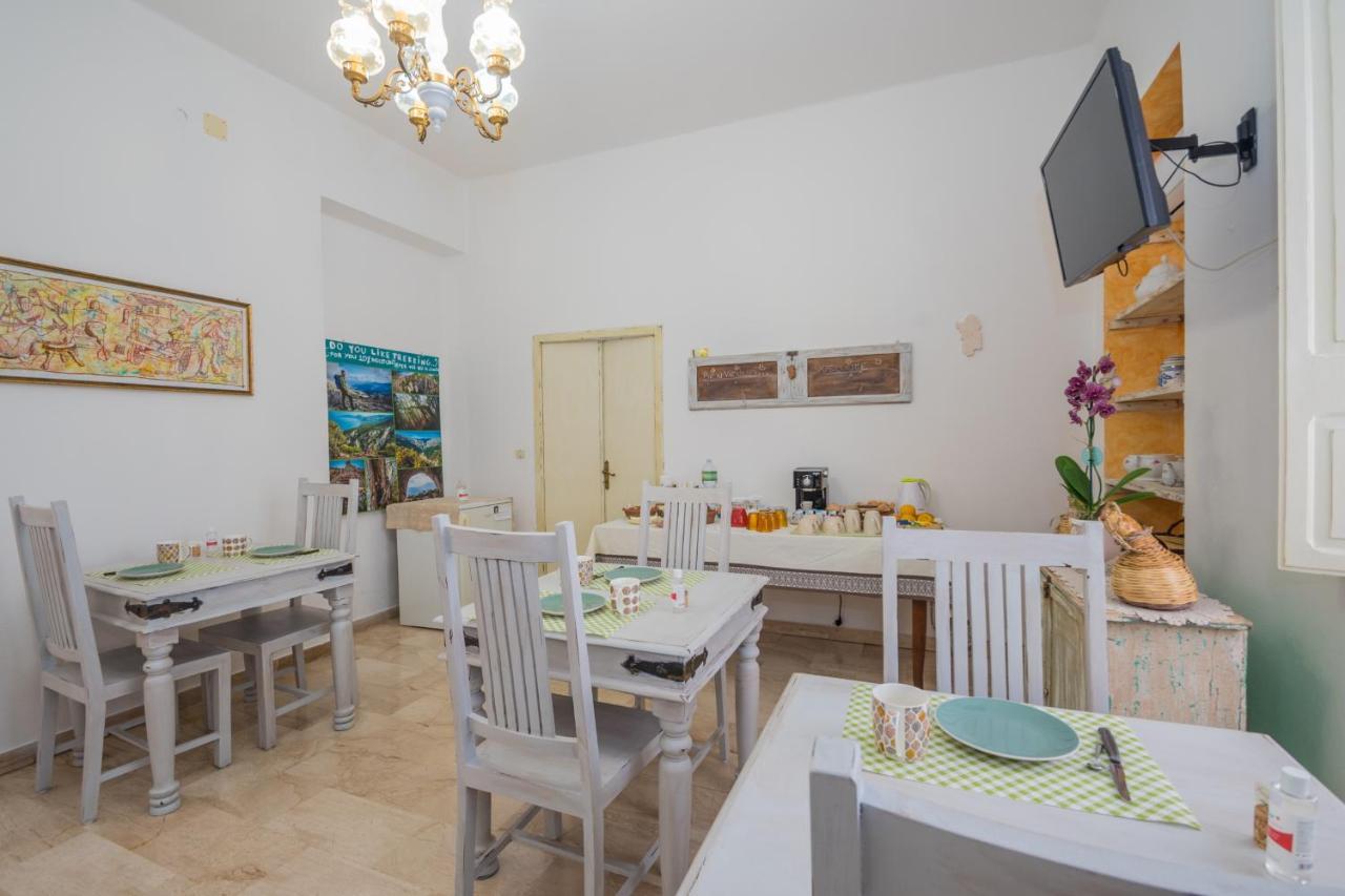 B&B Sa Domo De Sos Massaios Орозеи Екстериор снимка